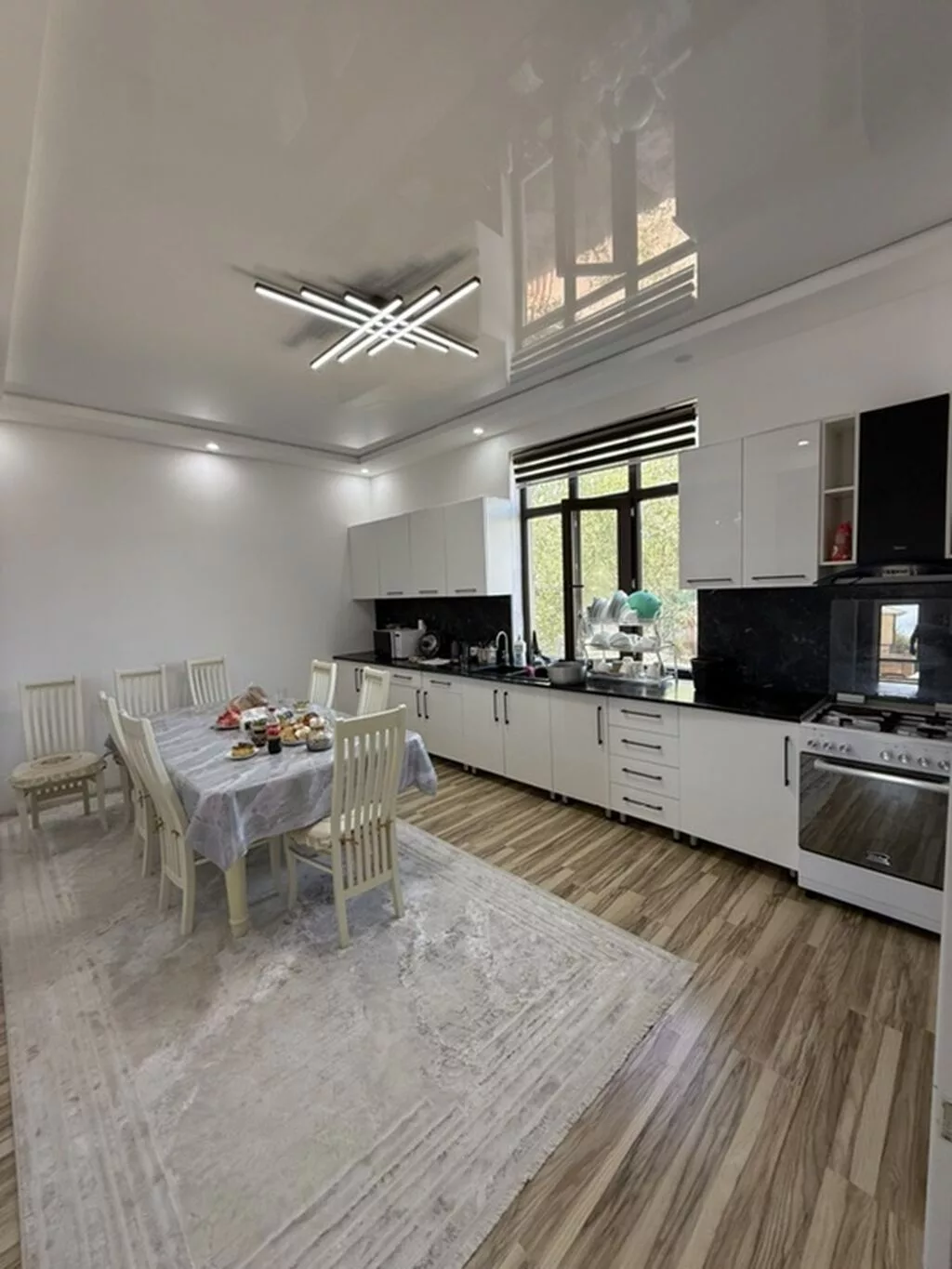 🏡 Сдается уютный большой дом на Иссык-Куле 📍Бактуу-Долоноту ✨ Вид на