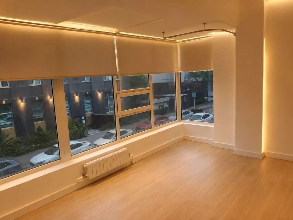 Аренда офисов, 21 м², В бизнес центре, С видом на горы, 1 линия