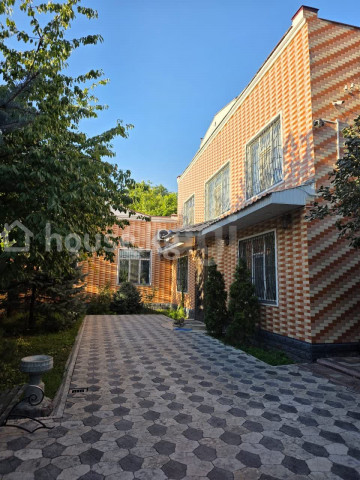 Продажа, дом, 6 и более-комн.: Чуйская область / Бишкек, город Бишкек, Советская - Щербакова — за 31 240 000 сом