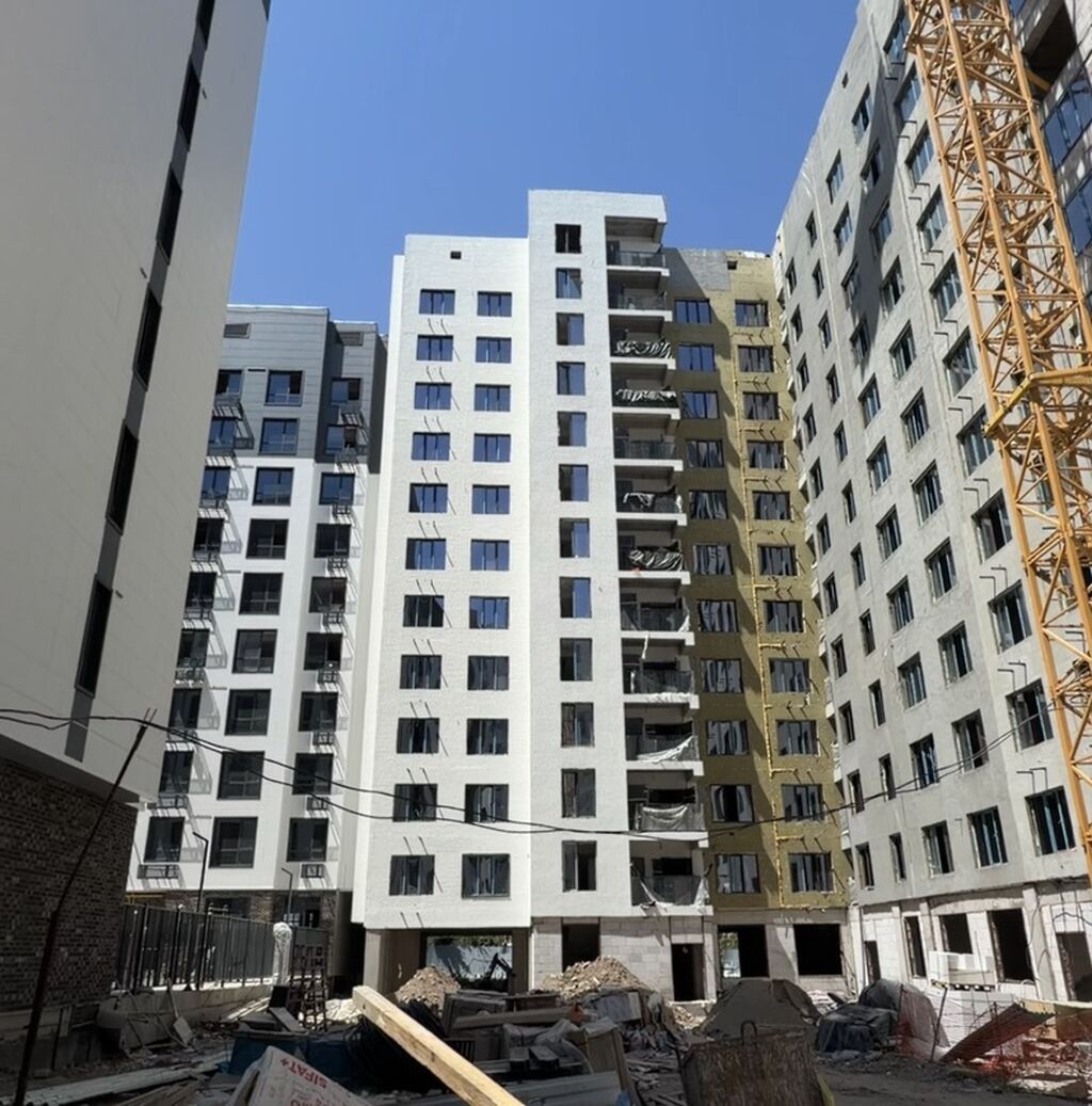 Строится, Элитка, 2 комнаты, 88 м²