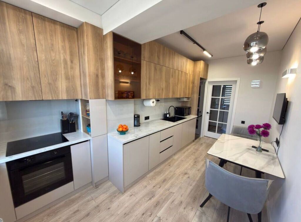 3 комнаты, 82 м², Золотой квадрат 5 этаж, Дизайнерский ремонт