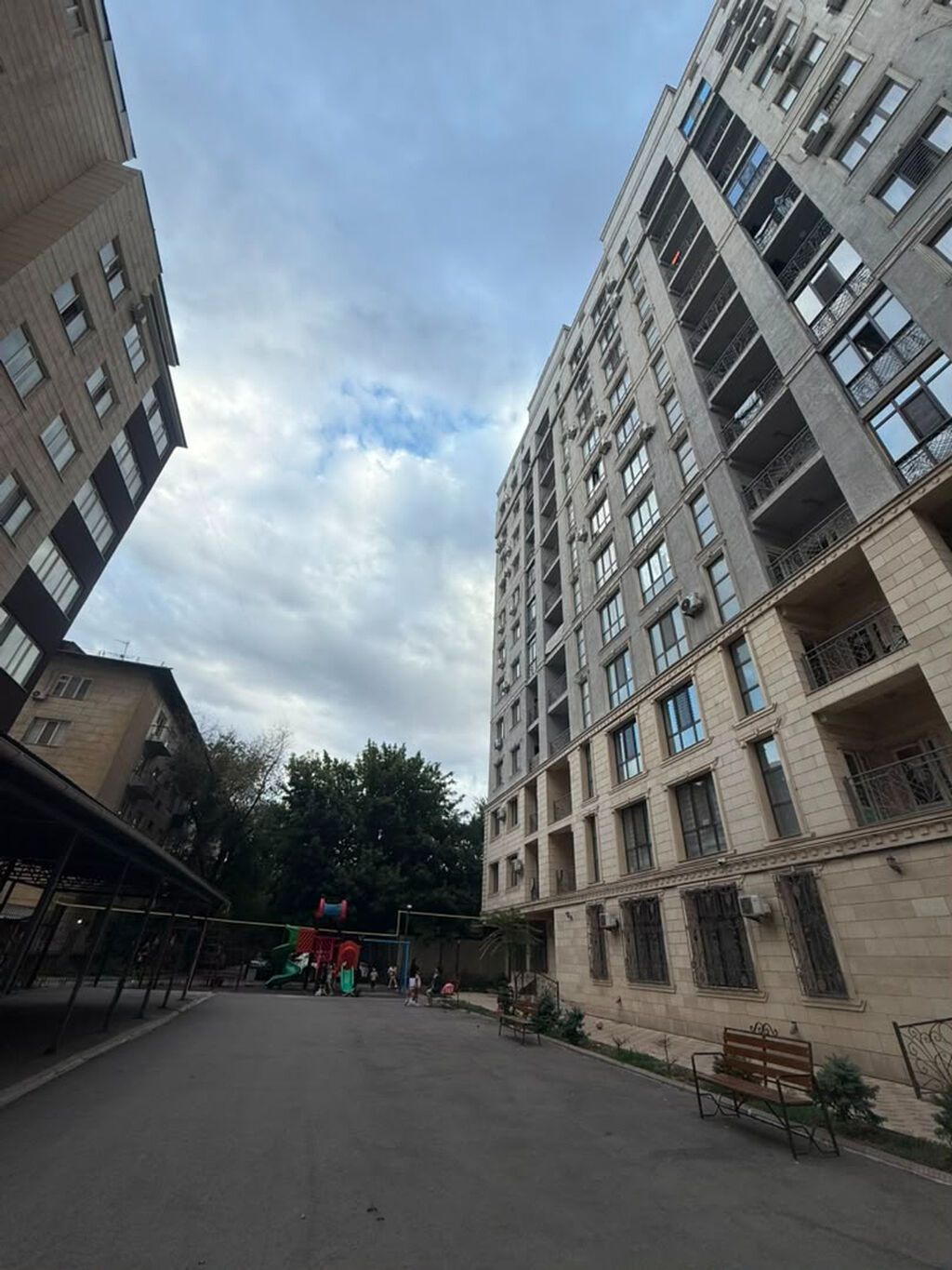 2 комнаты, 73 м², ул. Фрунзе / Логвиненко Элитка, 9 этаж, Косметический ремонт