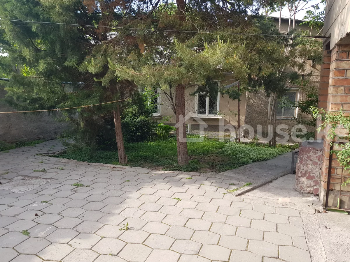 Продажа, дом, 5-комн.: Чуйская область / Бишкек, город Бишкек, Джальская больница — за 21 897 500 сом