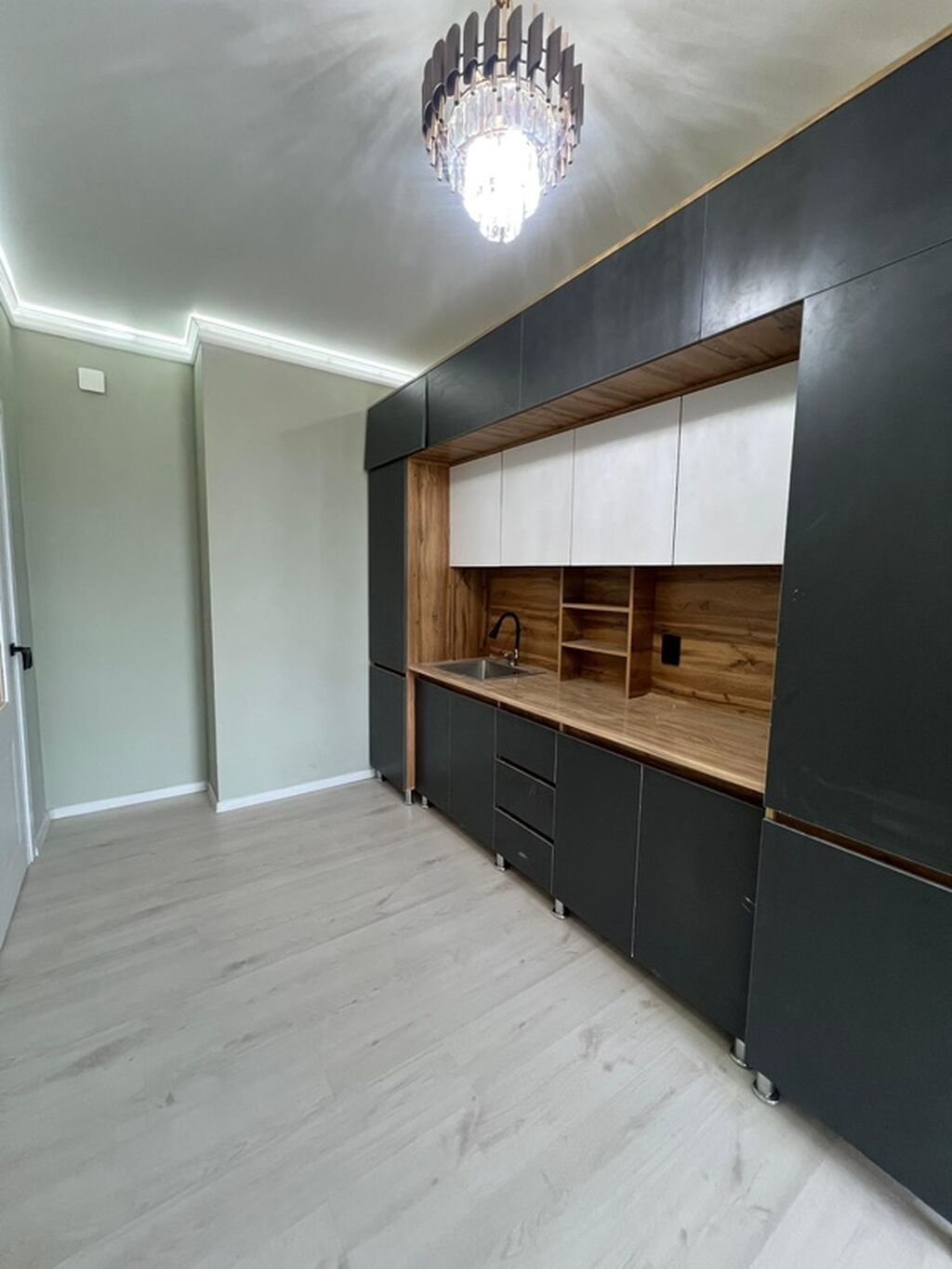 3 комнаты, 91 м², Пишпек Элитка, 4 этаж, Дизайнерский ремонт