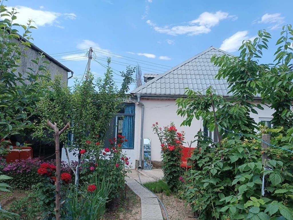 🏡 Продается 5-комнатный кирпичный дом с верандой и садом! 📍 Район: АЮ