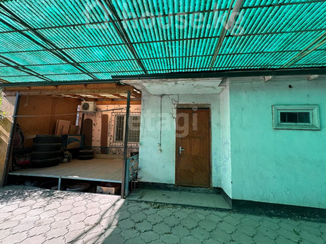 Продажа, дом, 6 и более-комн.: Чуйская область / Бишкек, город Бишкек, Молодая Гвардия — за 15 470 000 сом