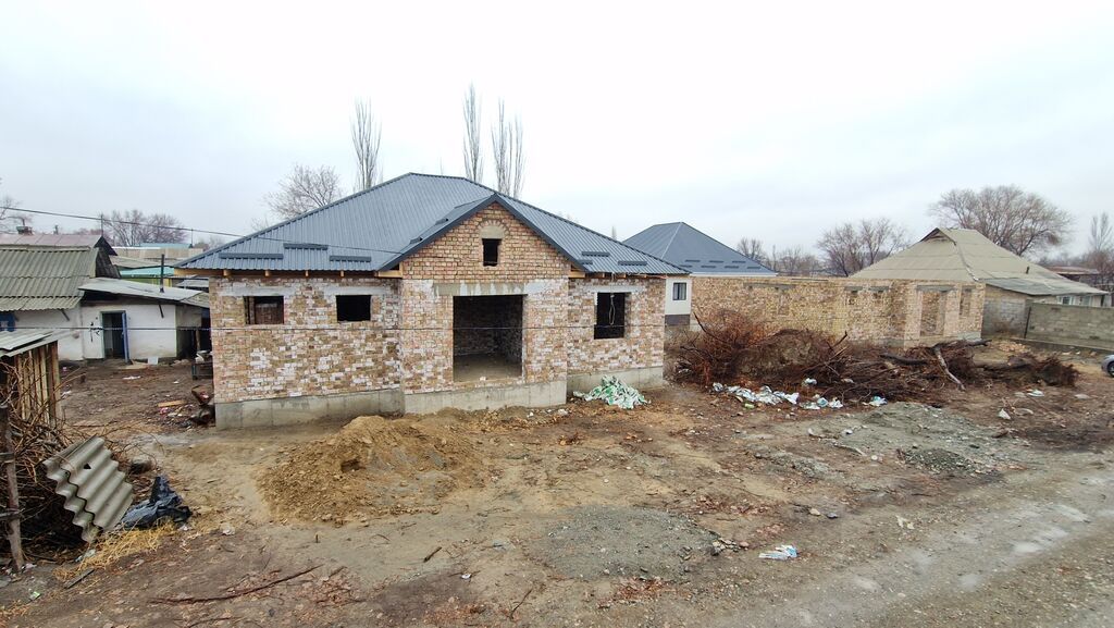 В Сокулуке продается недостроенный кирпичный дом 120 кв ПСО. Обмена