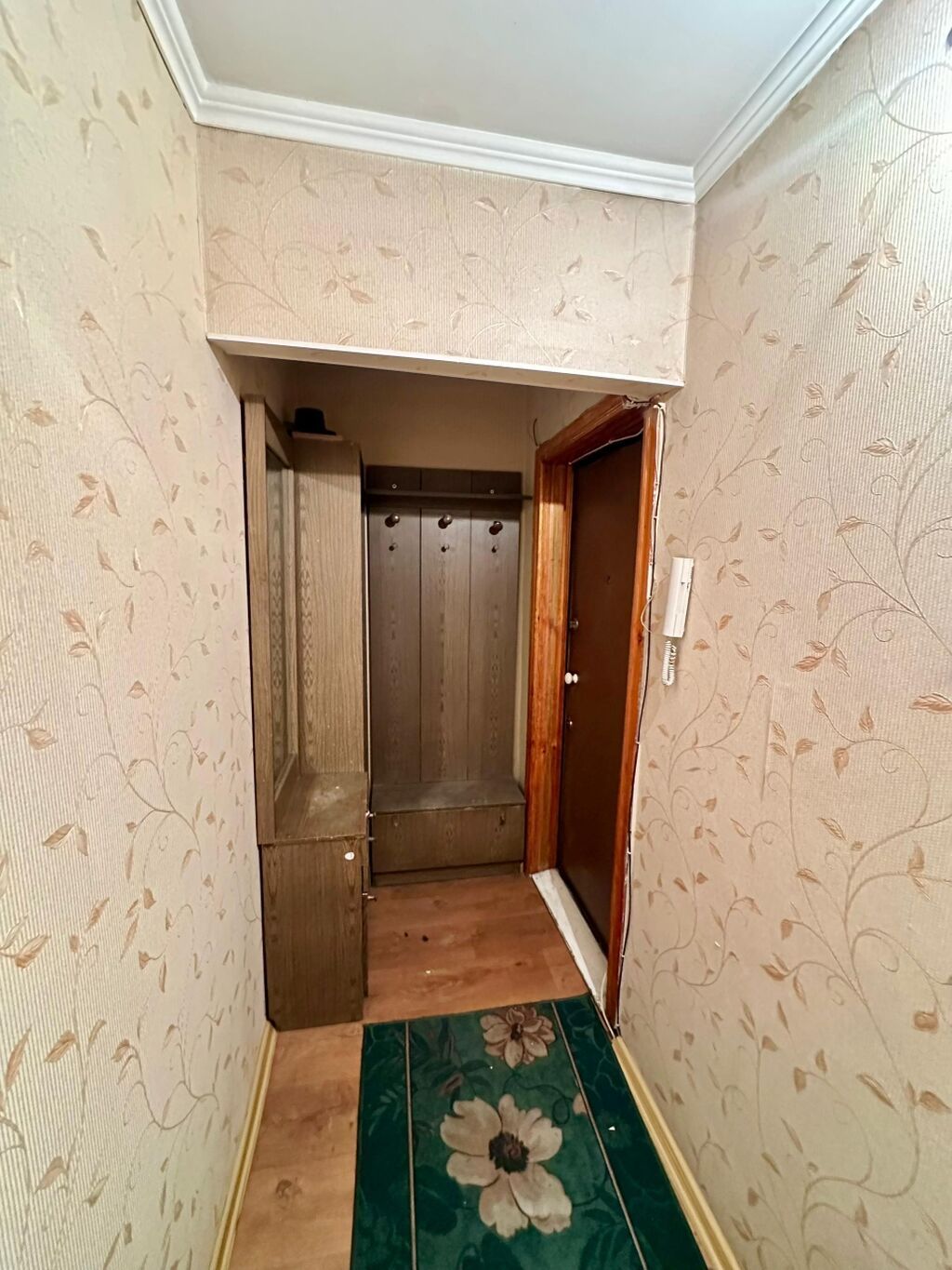 1-комнатная квартира с балконом. Планировка: длинная изолированная