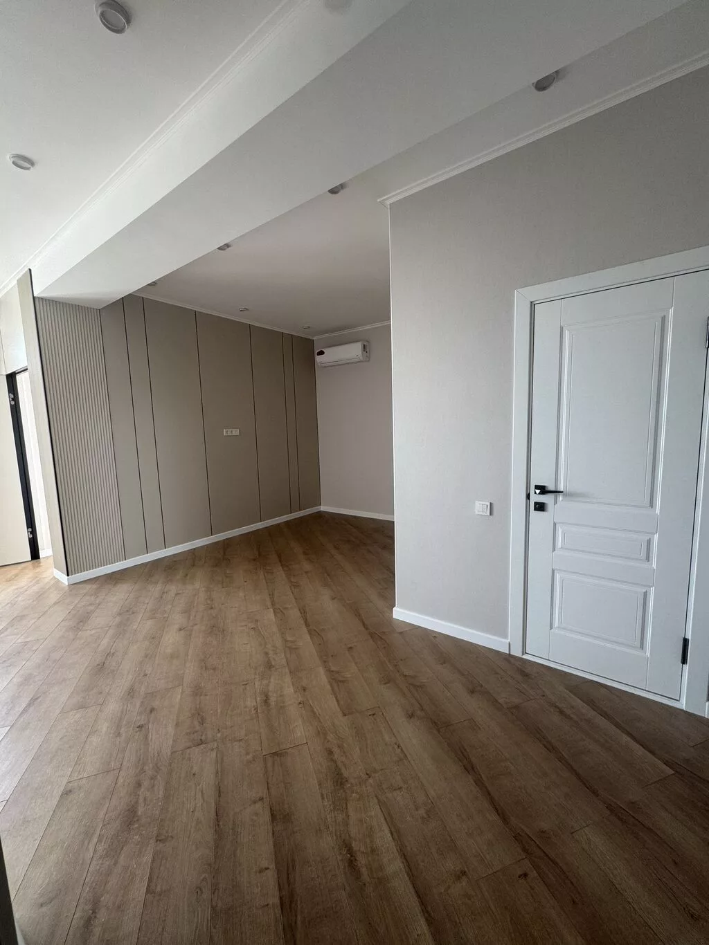 2 комнаты, 52 м², Тунгуч мкр Элитка, 11 этаж, Евроремонт