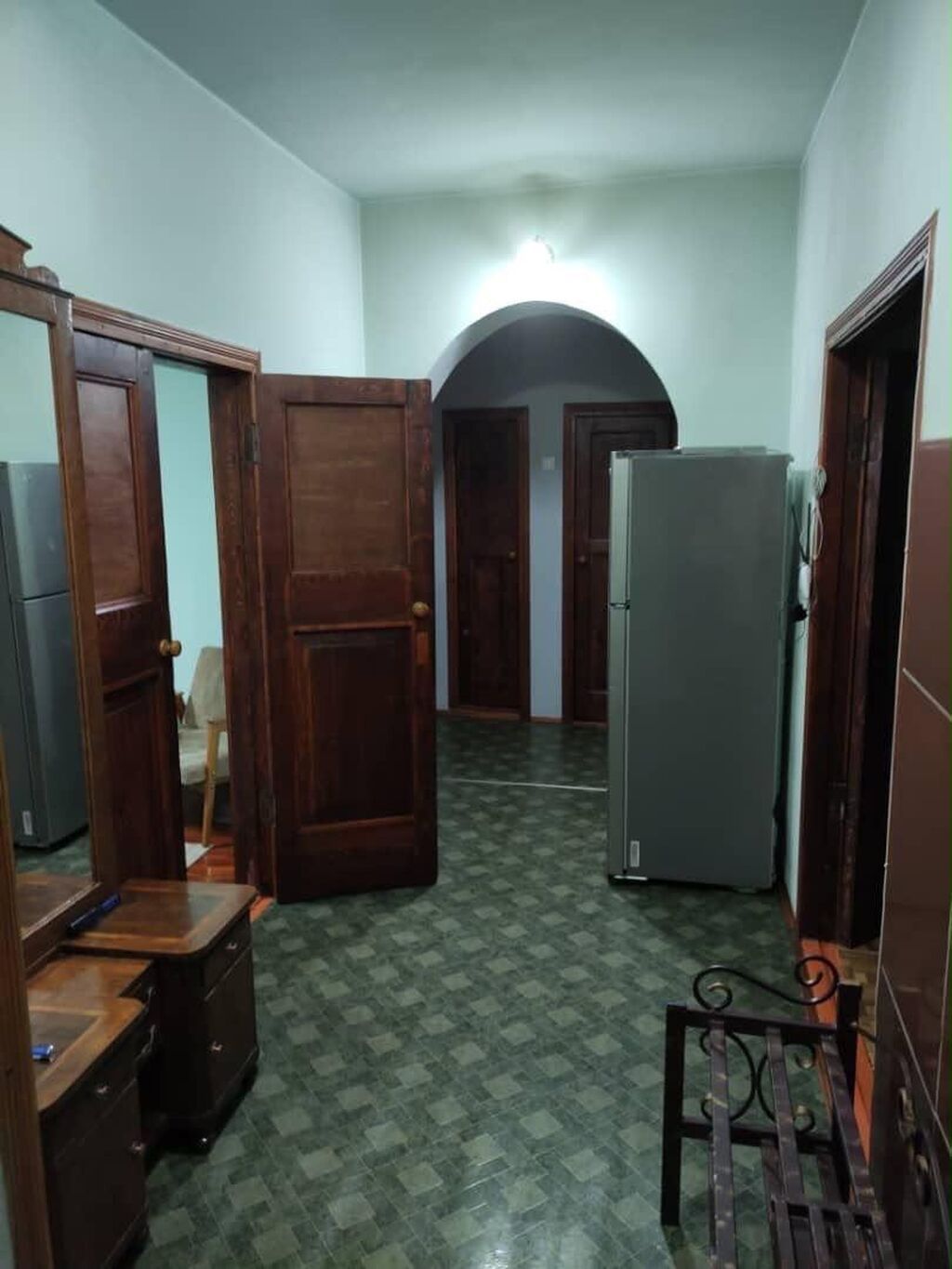 4 комнаты, Ошский рынок / базар Собственник, Студентам, от 1 года, С мебелью полностью