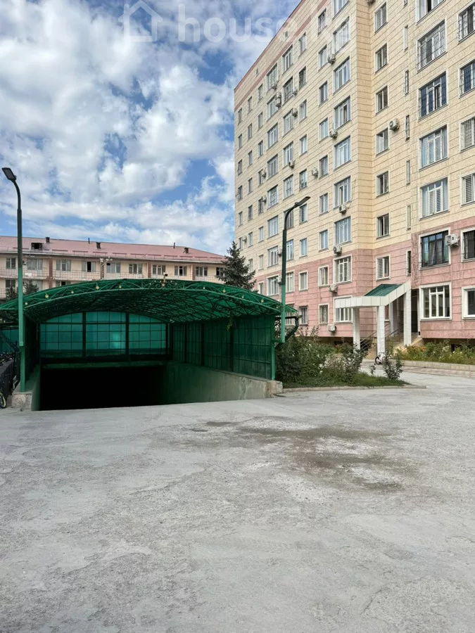 Продажа, паркинг/гараж: Чуйская область / Бишкек, город Бишкек, 8 м-н — за 876 000 сом