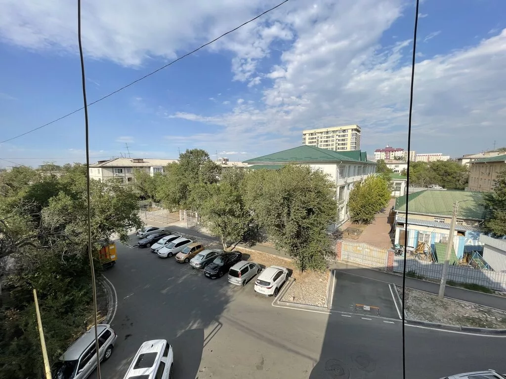 2 комнаты, 44 м², 3 мкр 104 серия, 4 этаж, Старый ремонт