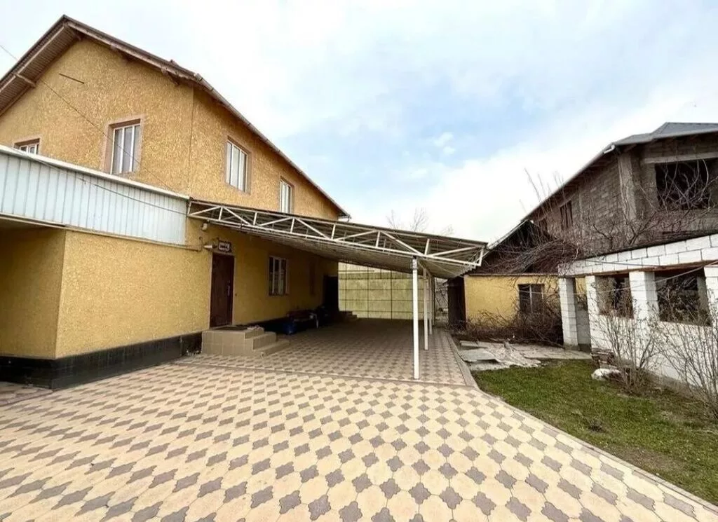 🏡 СРОЧНО ПРОДАЁТСЯ ЖИЛОЙ ДОМ В АК-ОРГО! 📍 Район: Ак-Орго ж/м 🏠 Площадь