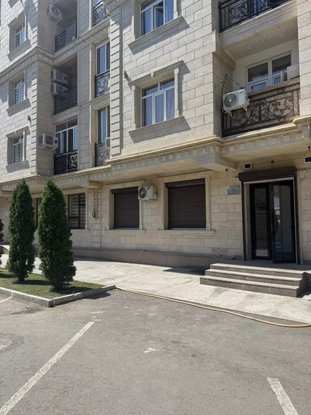 Аренда офисов, 130 м², В жилом комплексе, С отдельной кухней, С отдельным входом, С отдельным сан узлом