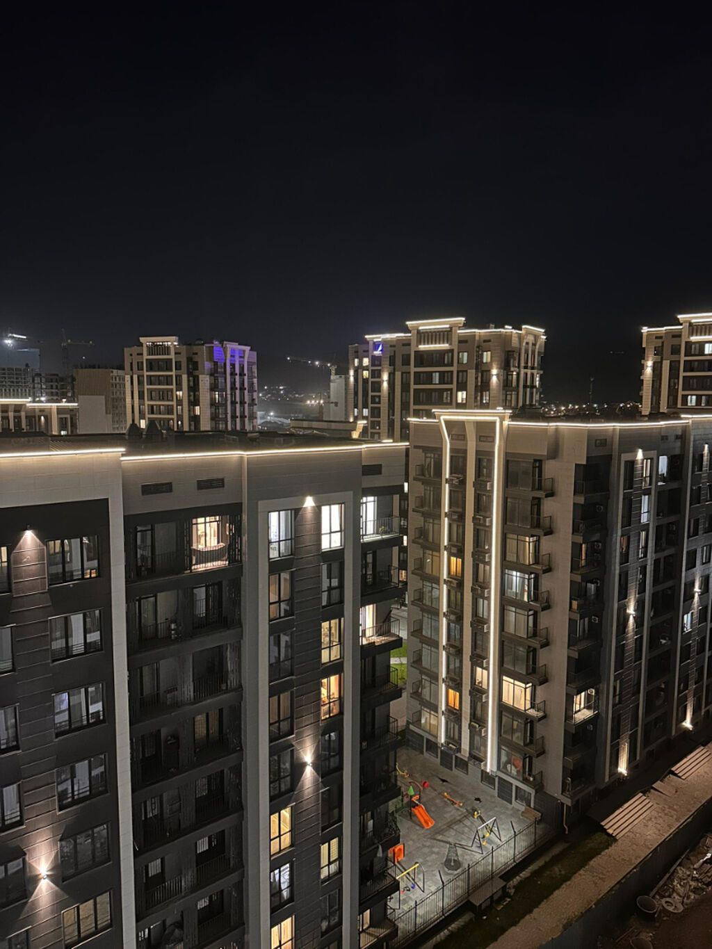 3 комнаты, 97 м², 12 этаж, Дизайнерский ремонт