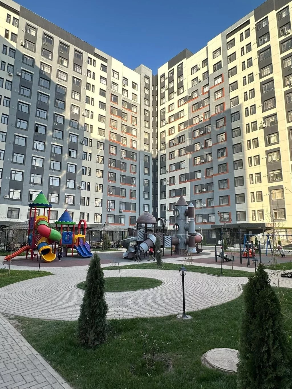 Сдаю однокомнатную квартиру в новом доме комфорт-класса с дизайнерским
