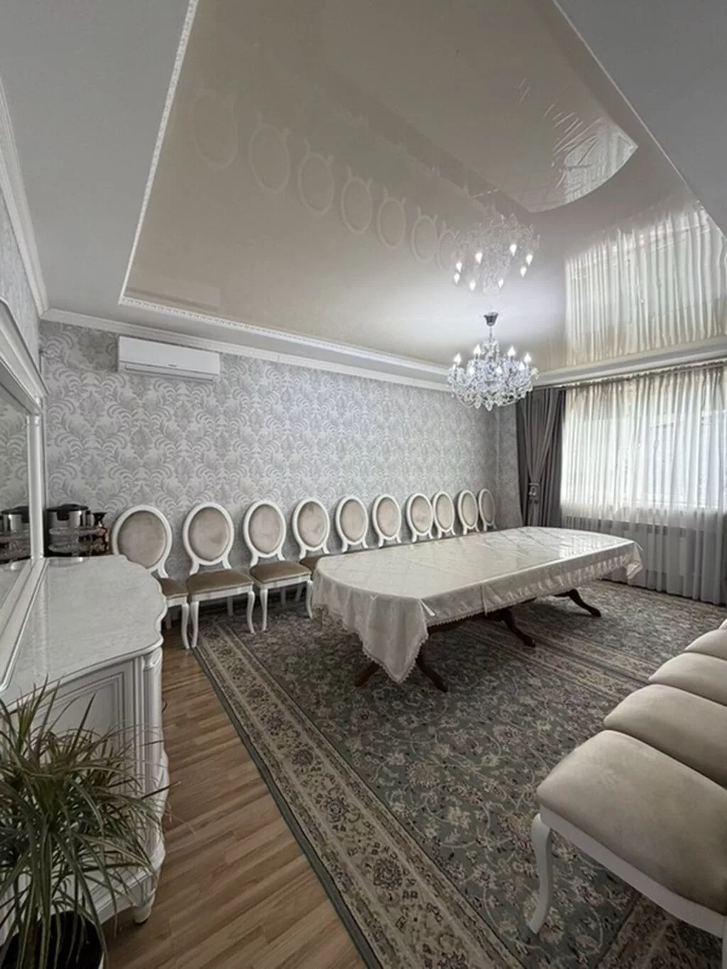 200 м², 6 комнат и более