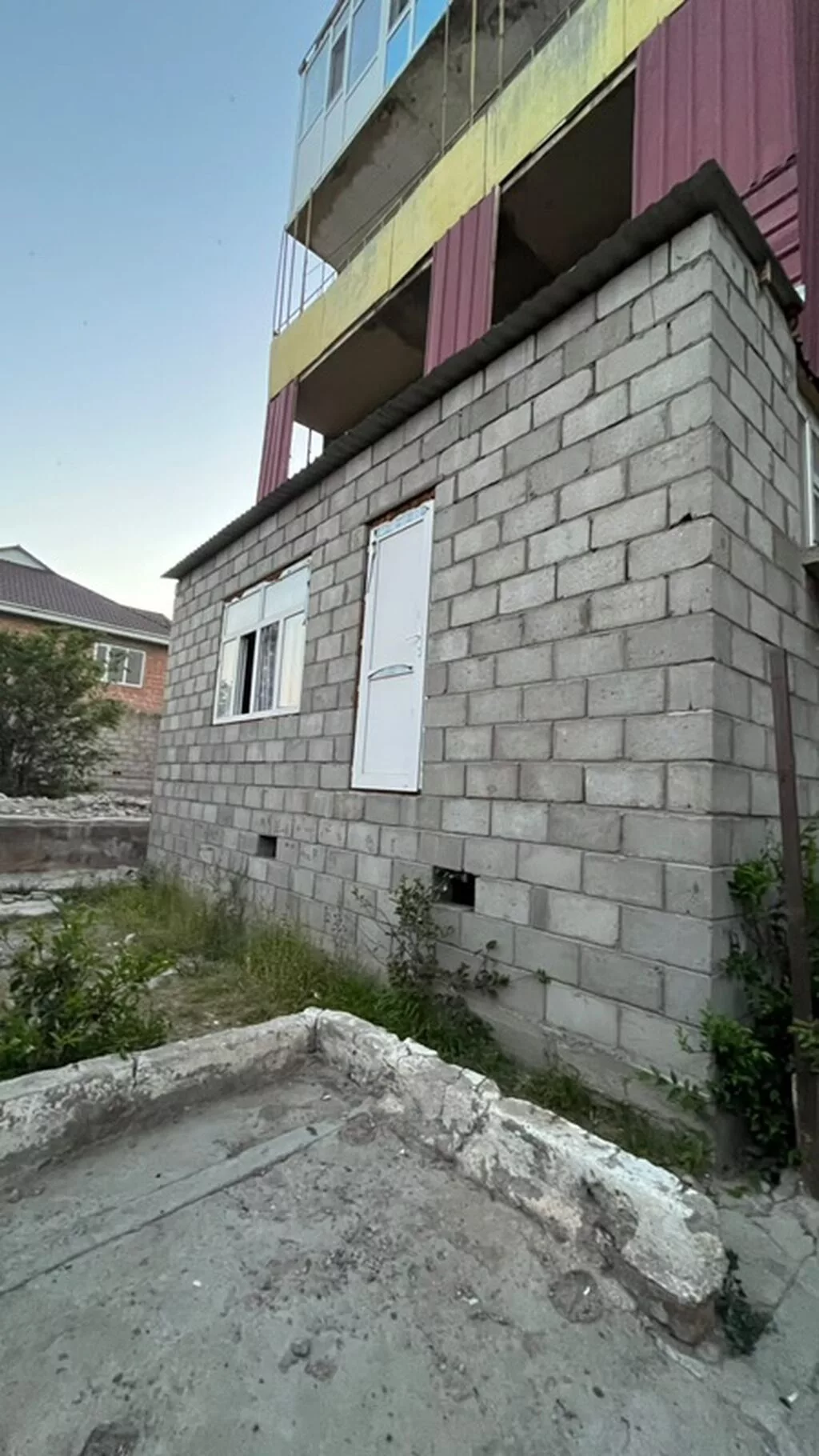 Срочно Продается 1 комнатная квартира с удлиненным балконом ( 14