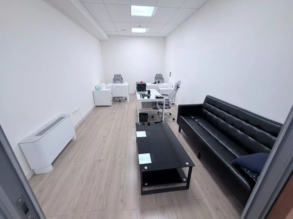 Аренда офисов, 178 м², В бизнес центре, С видом на горы, С отдельной кухней, С отдельным сан узлом
