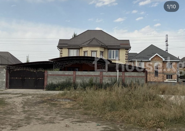 Аренда, дом, 6 и более-комн.: Чуйская область / Бишкек, город Бишкек, Алтын-Ордо ж/м - на долгий срок — за 131 400 сом