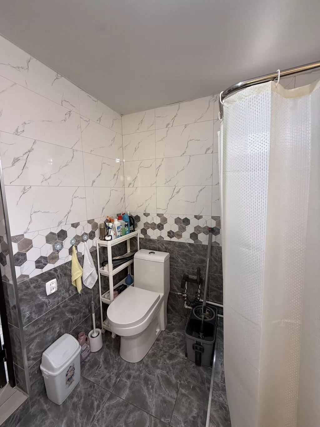 Үй сатылат 🏠 5 бөлмөлүү үй сатылат! 📐 Үйдүн аянты — 110 м² 🌳 Жер