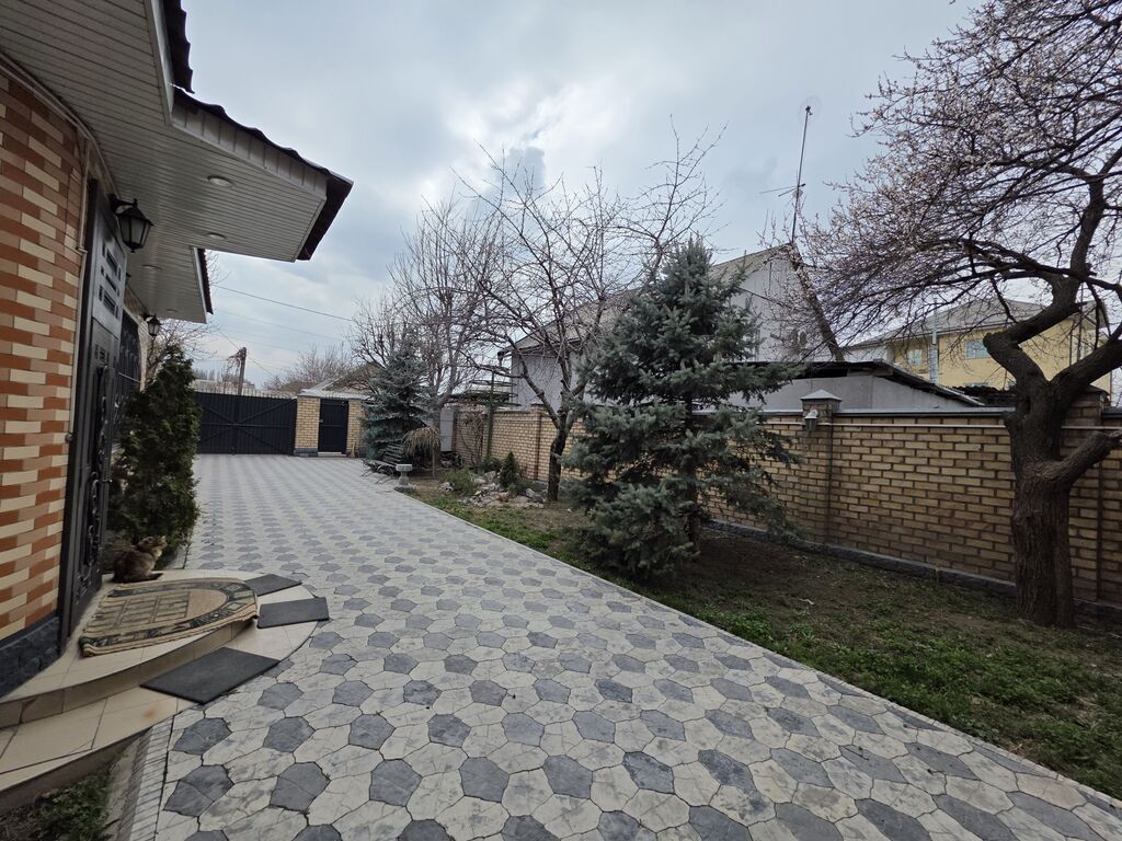 Дом шикарный большой и красивый.Дом в котором безопасно и тепло