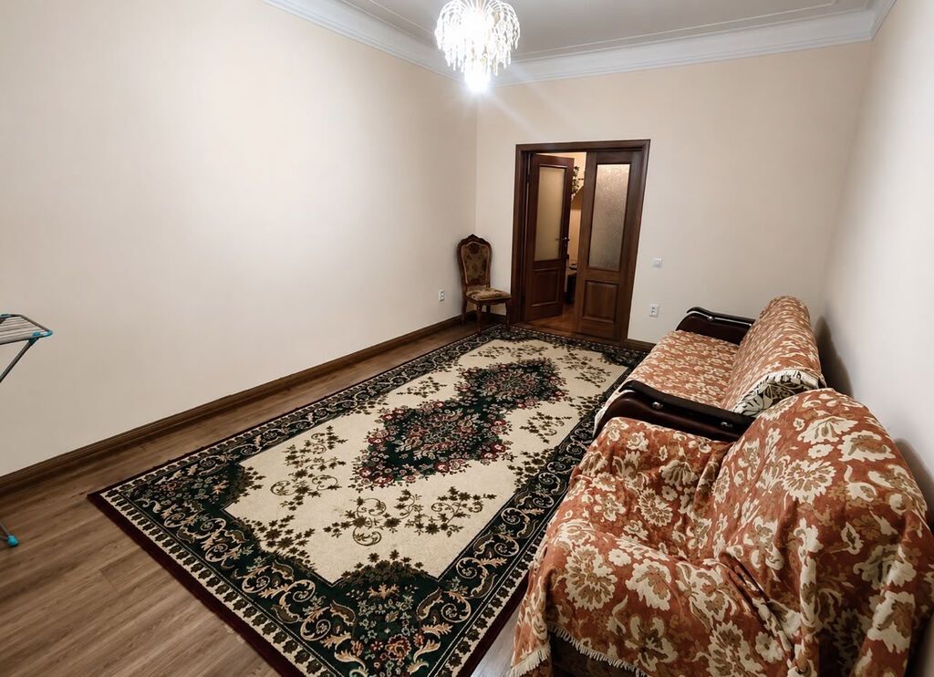 2 комнаты, 58 м², Манаса/Боконбаева Сталинка, 2 этаж, Косметический ремонт
