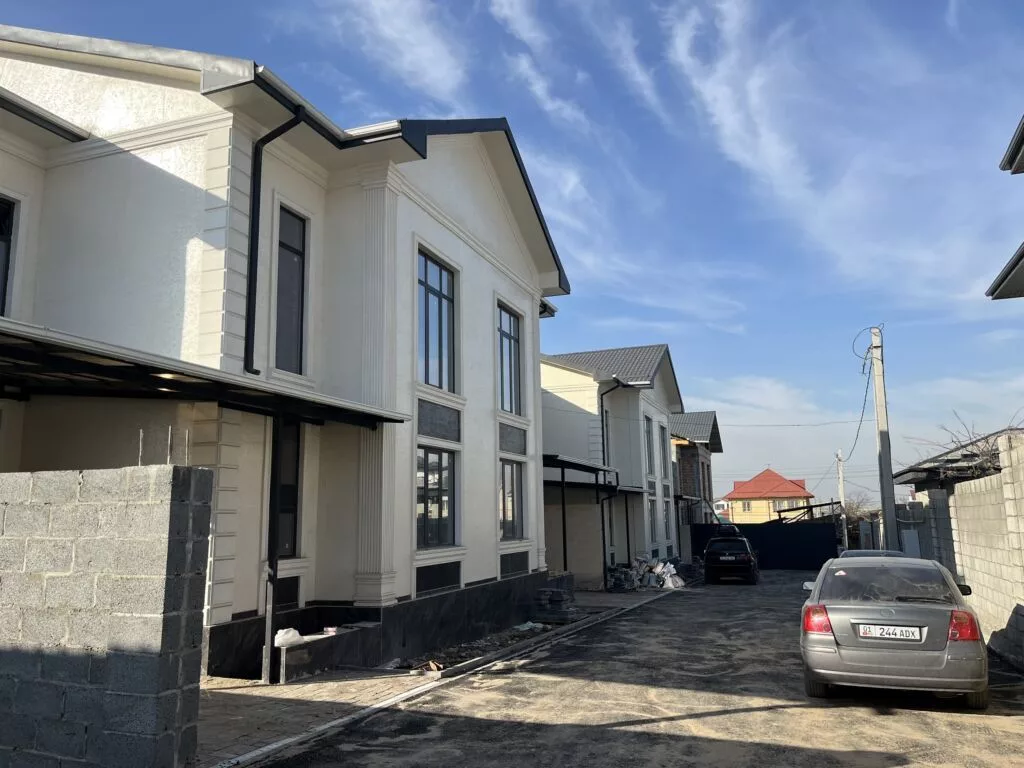 Дуплекс 280 м² в Кок-Жаре — собственный участок 2,5 сотки Цена: $279