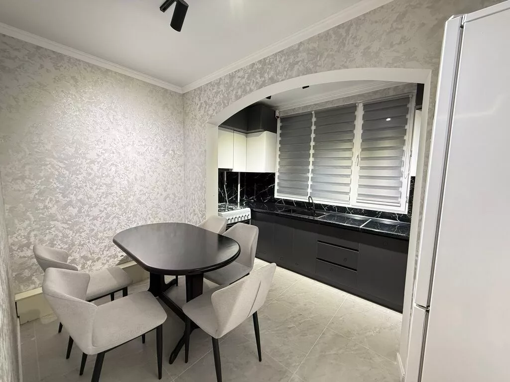 1 комната, 45 м², Кок-Жар мкр 106 серия улучшенная, 1 этаж, Дизайнерский ремонт