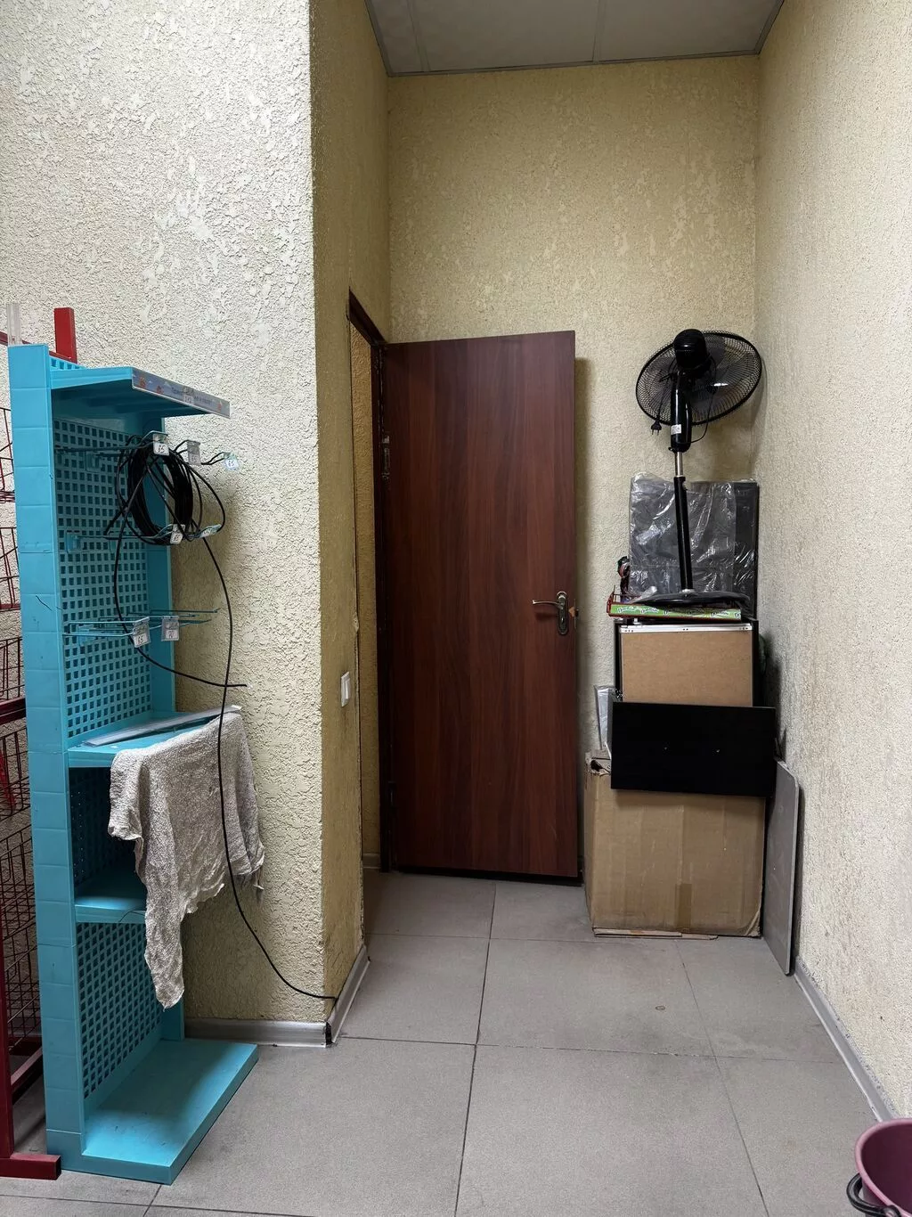 Продажа магазинов В жилом доме, 66 м², С санузлом, 1 этаж
