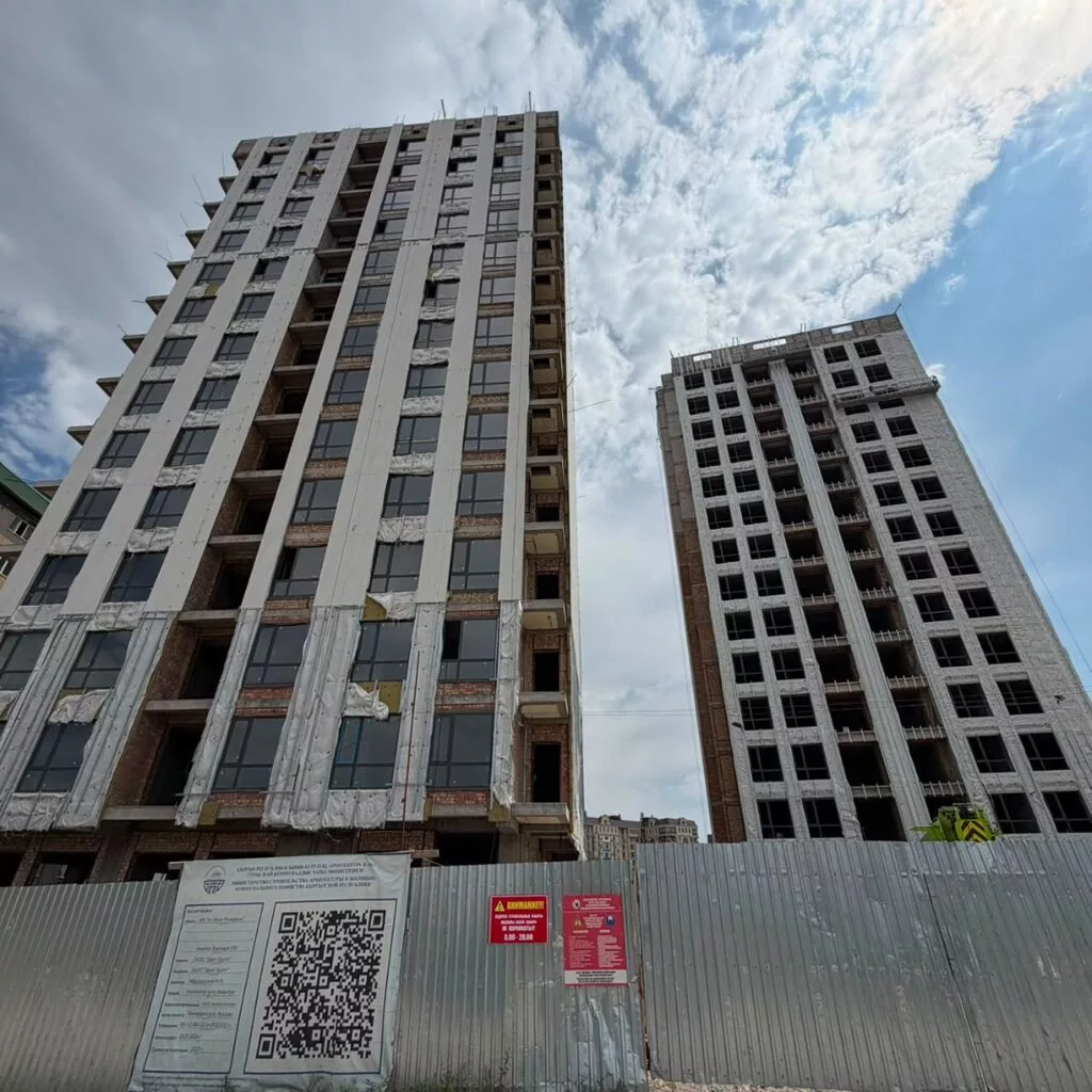 Строится, 3 комнаты, 105 м²