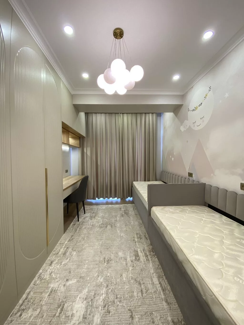 4 комнаты, 126 м², Резиденция, Элитка, 4 этаж, Дизайнерский ремонт