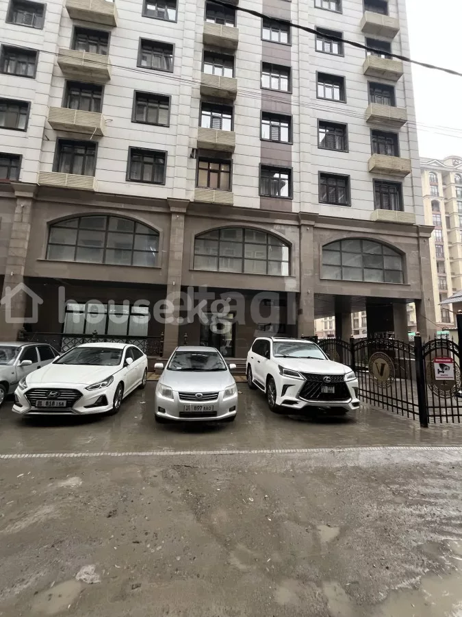 Продажа, коммерческая недвижимость: Чуйская область / Бишкек, город Бишкек, Военторг — за 87 500 000 сом