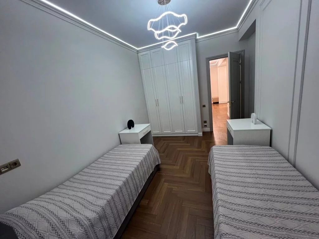 Элитка, 3 комнаты, 105 м²