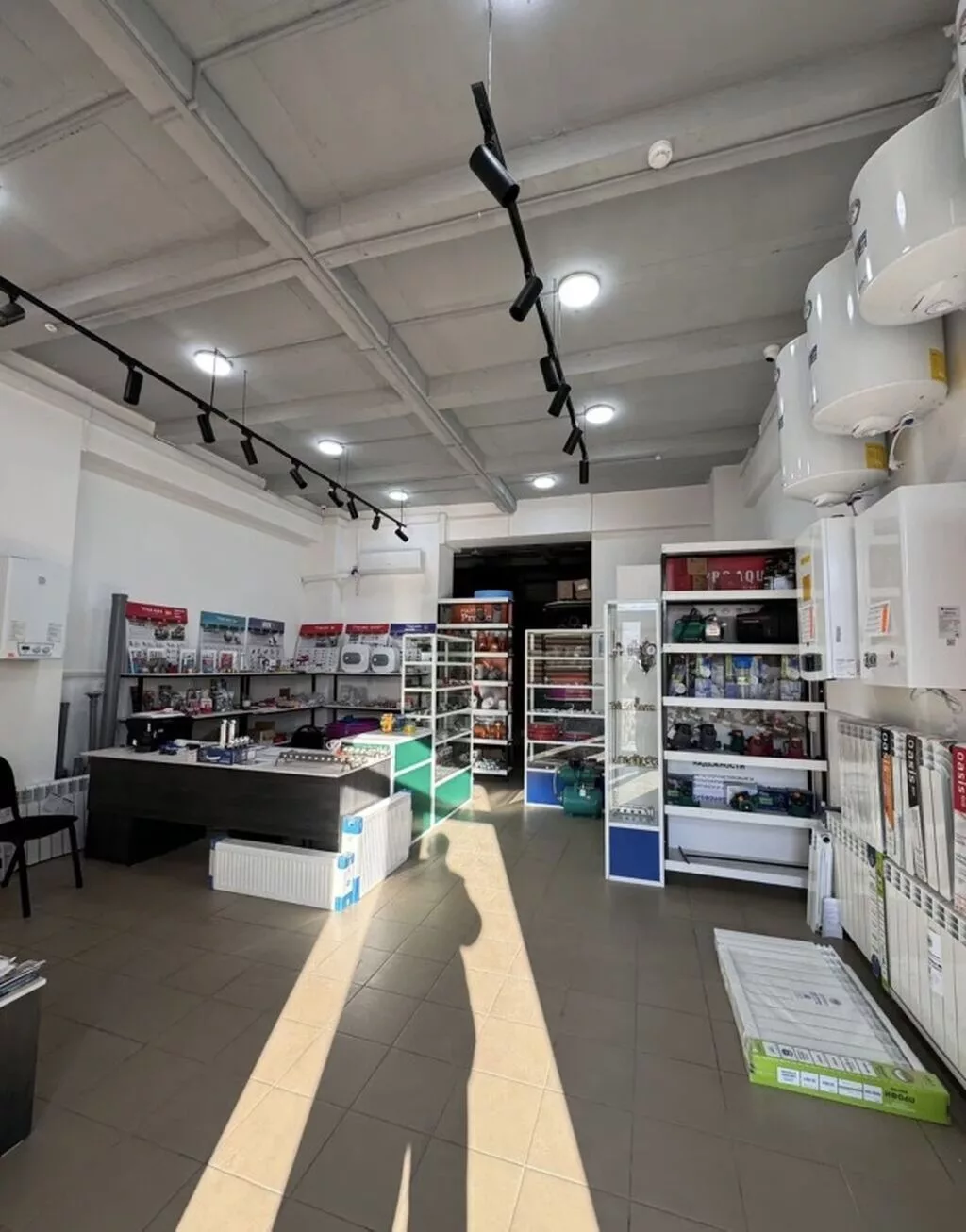 Аренда офисов, 165 м², В жилом комплексе, 1 линия