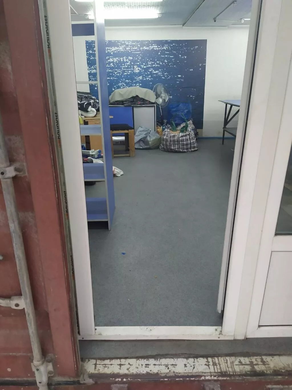 Продаю помещение, сделано из контейнера,утеплено изнутри
