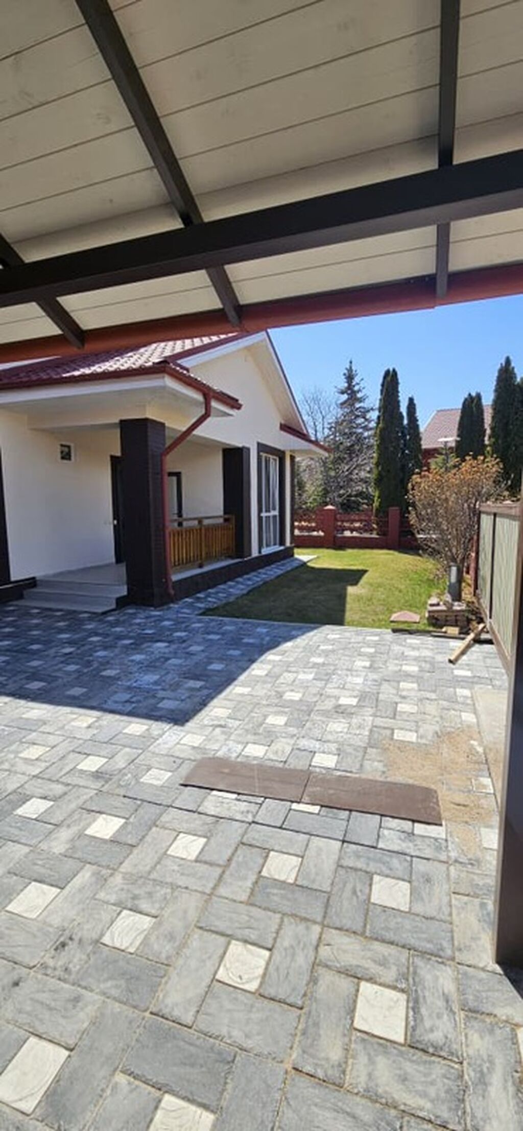 Продаю коттедж в село Бает,пансионат Ак-Марал,105 кв,участок 5 соток.С