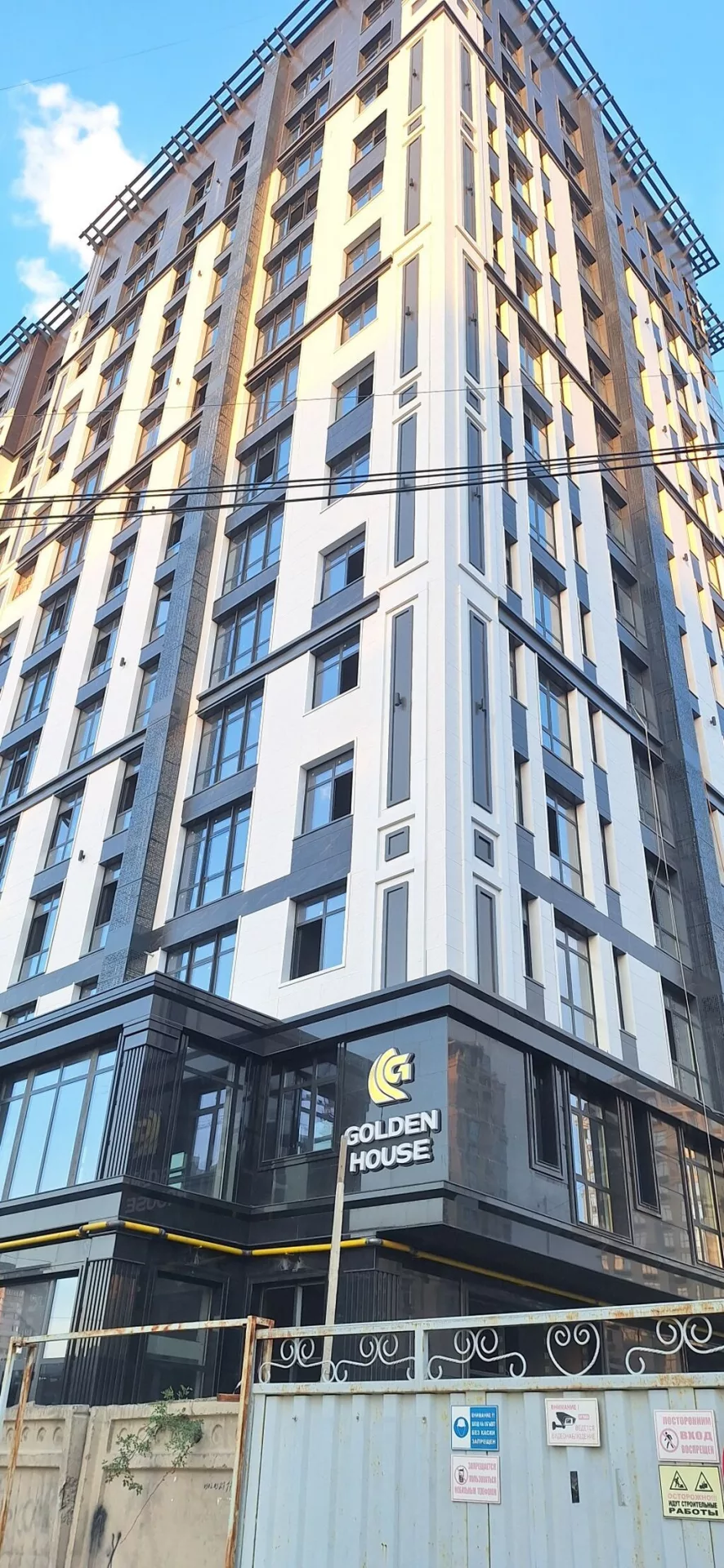 Строится, Элитка, 2 комнаты, 85 м²