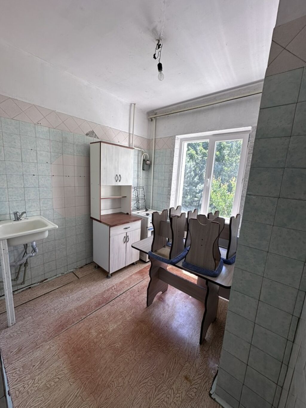 2 комнаты, 54 м², Асанбай мкр 105 серия, 3 этаж, Старый ремонт