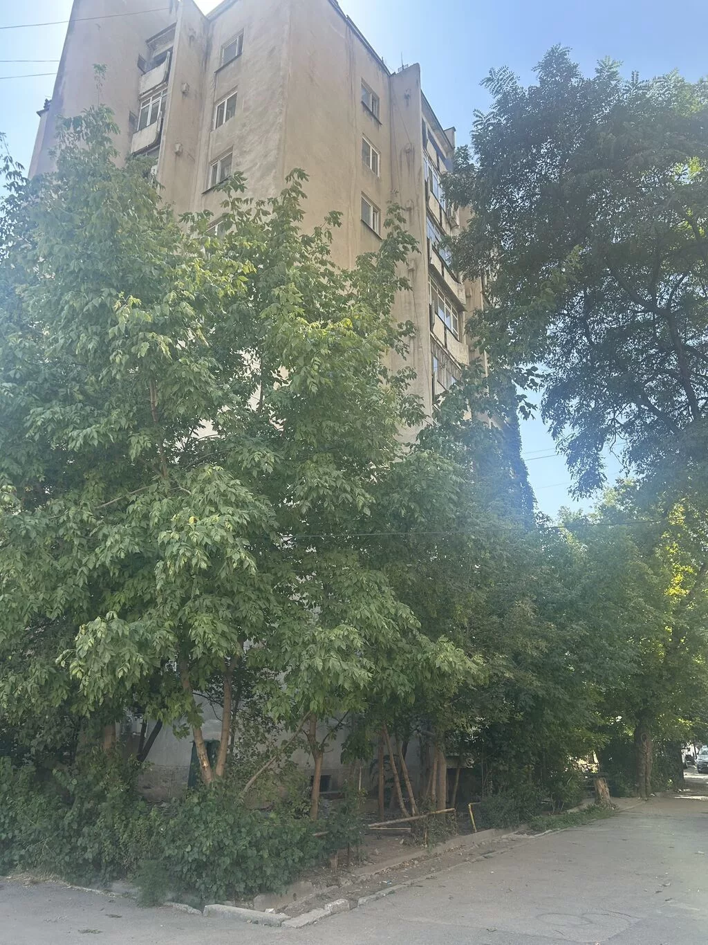 3 комнаты, 75 м², Бишкек Парк ТРЦ Индивидуалка, 2 этаж, Старый ремонт