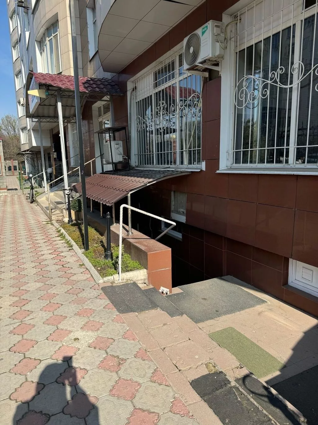 Сдается коммерческое помещение площадью 200 кв. м по адресу: Ч
