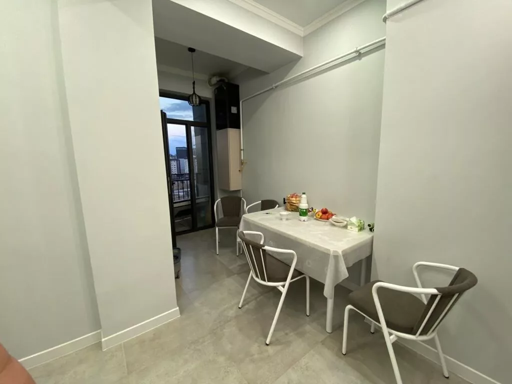 Сдаётся 2-комнатная квартира в ЖК Deluxe — район Ала-Арча ТРЦ (68м2)