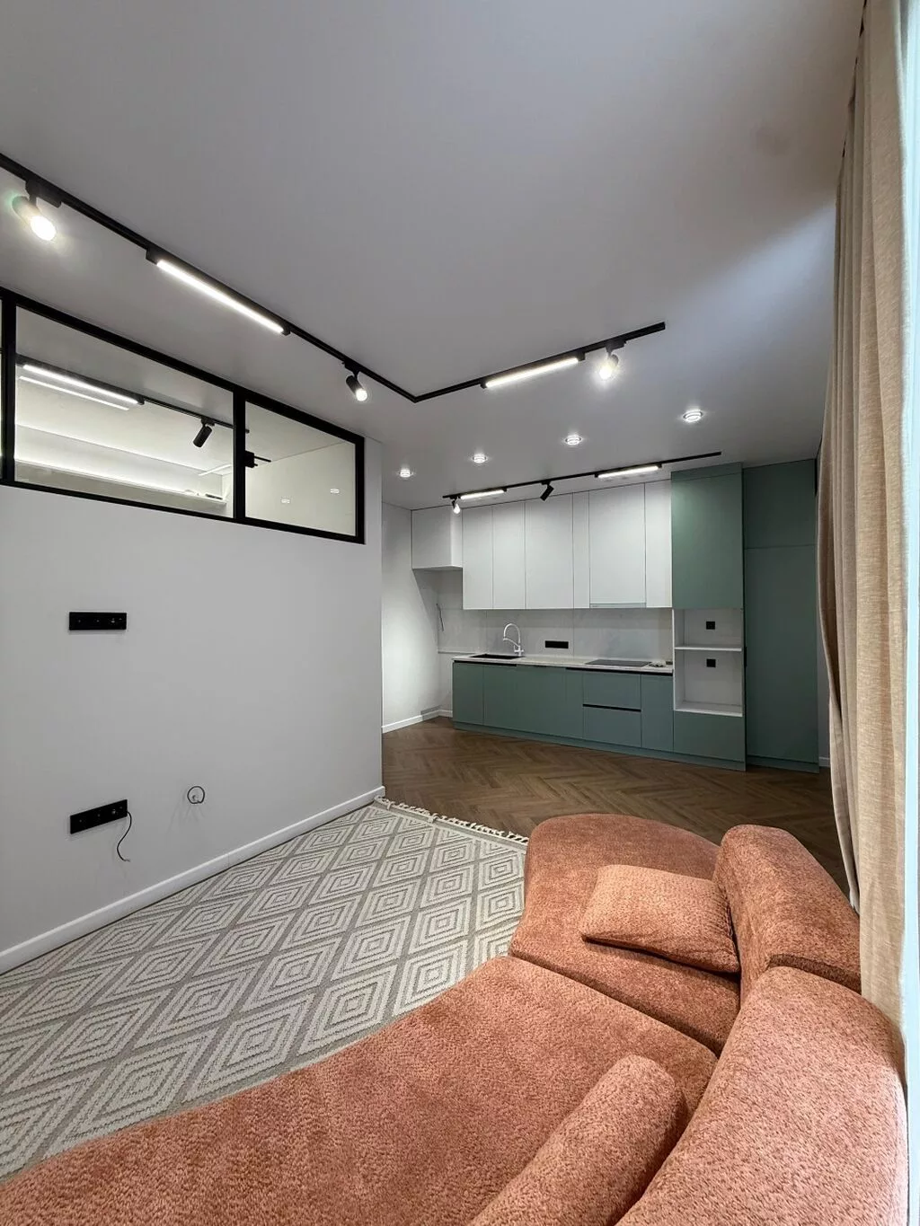 3 комнаты, 82 м², Южная Магистраль Элитка, 11 этаж, Дизайнерский ремонт