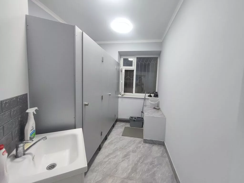 Продажа офисов 226 м², С ремонтом, Многоэтажное здание, Цокольный этаж этаж