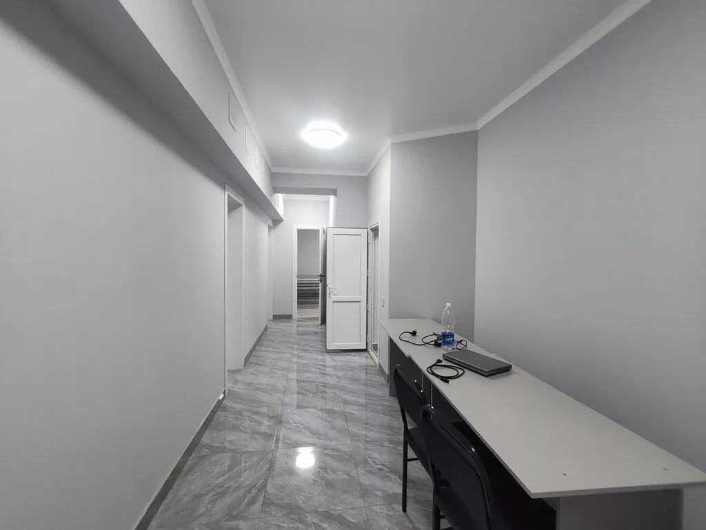 Продажа офисов 226 м², С ремонтом, Многоэтажное здание, Цокольный этаж этаж