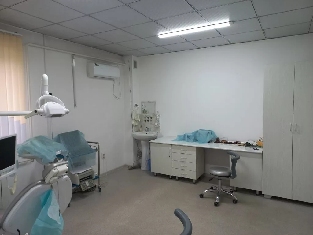 Аренда офисов, 400 м², В административном здании, 1 линия, С оборудованием, С отдельной кухней