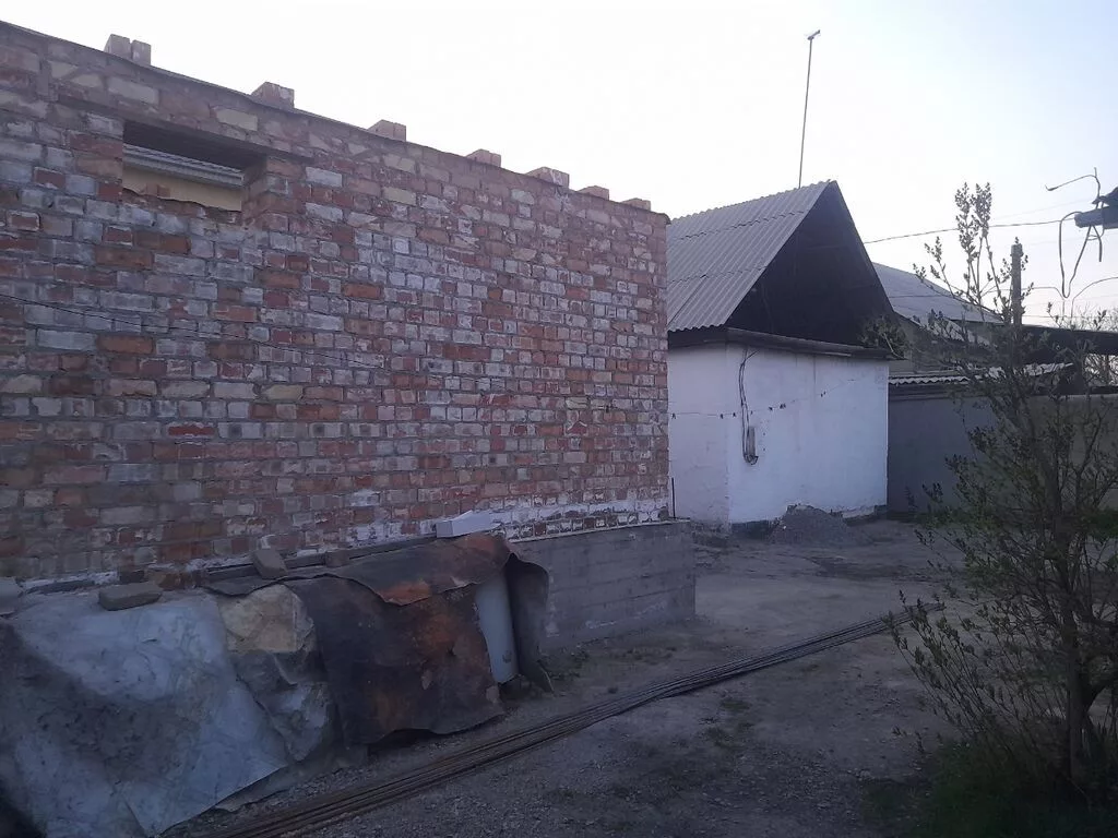 Тупиковый дом недостроенный 2-этажка, 230кв.м+ времянка, хороший район