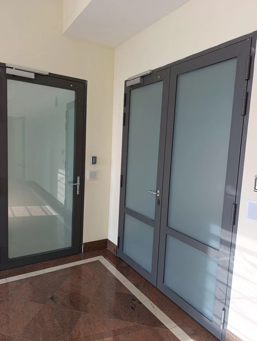 Аренда офисов, 165 м², В бизнес центре, С системой безопасности