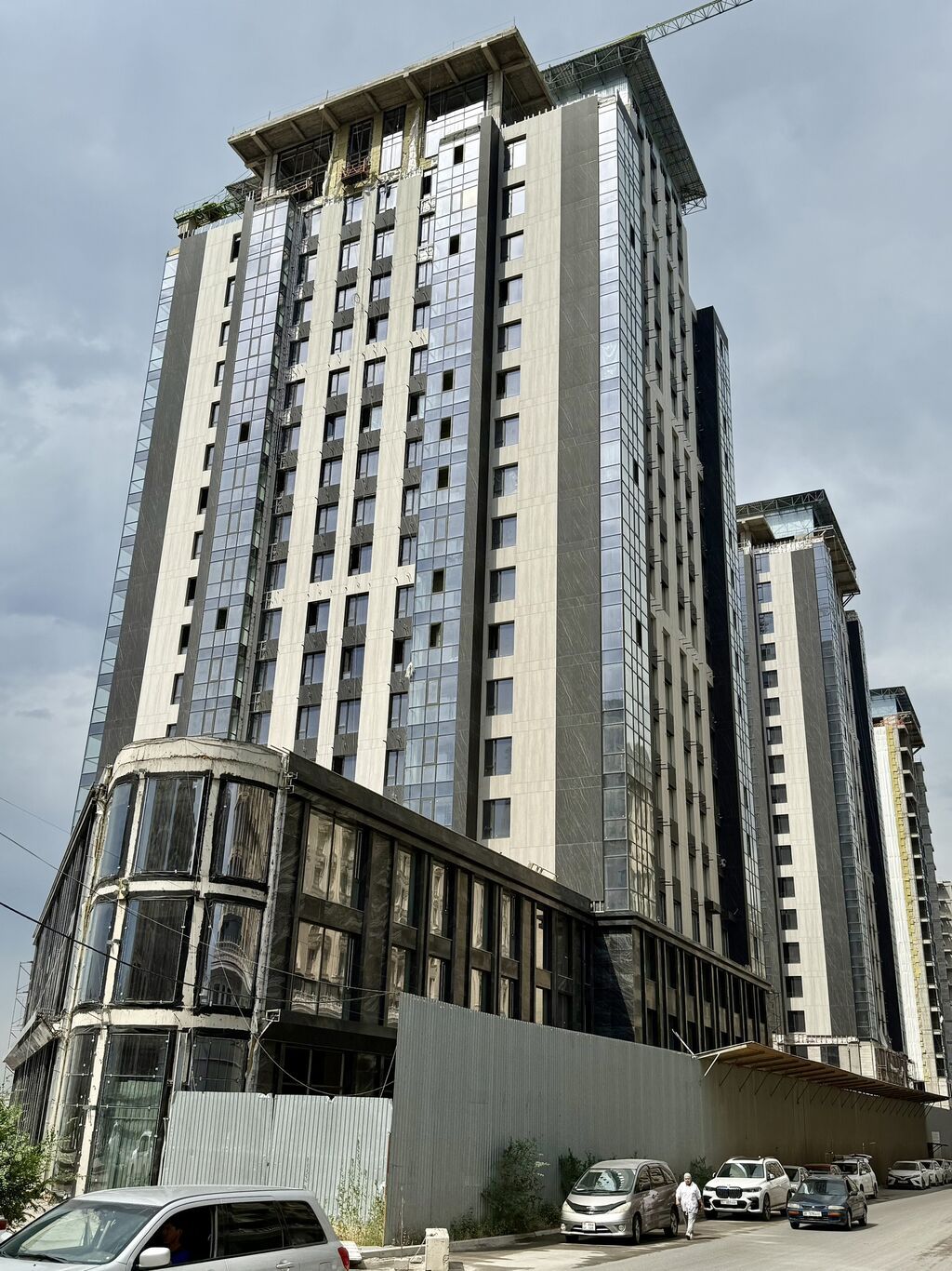 3 комнаты, 124 м², Асанбай мкр Элитка, 6 этаж, ПСО (под самоотделку)