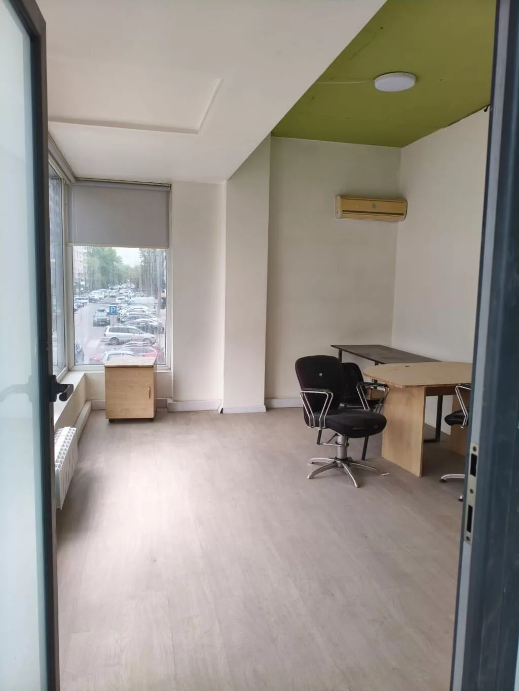 Аренда офисов, 25 м², В бизнес центре, 1 линия